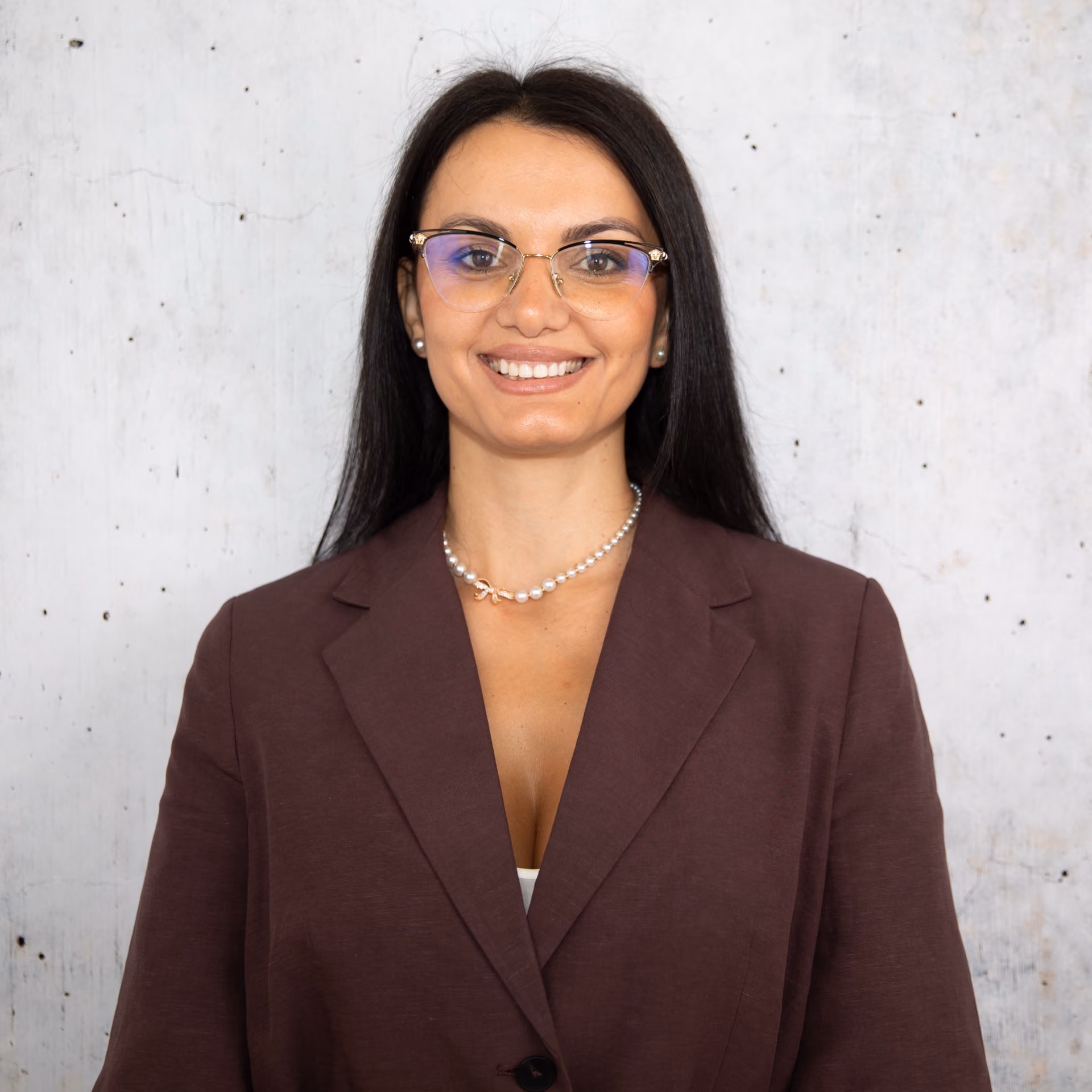 Portrait von Denisa Budini, Modeberaterin Damen bei GARHAMMER