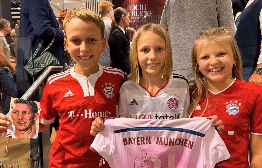 Bastian Schweinsteiger und Ana Ivanovic bezaubern die Waidler