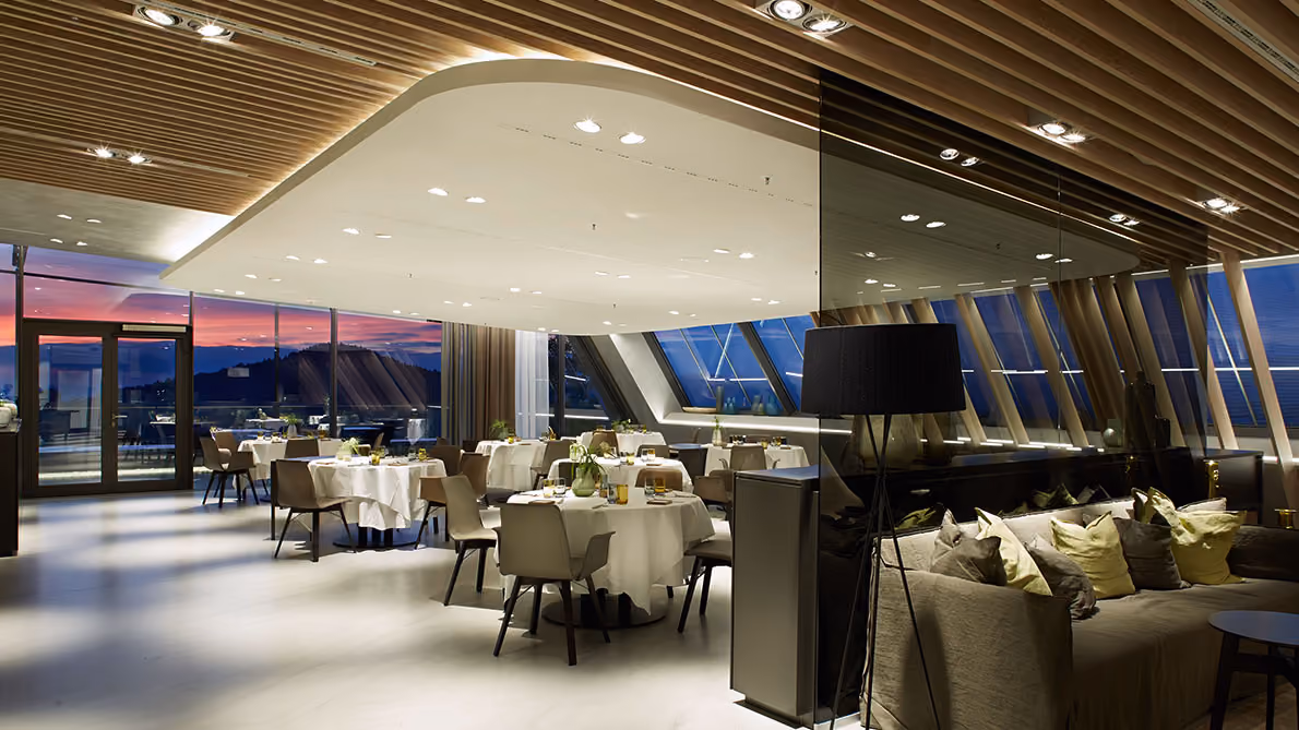 Das Restaurant JOHANNS im obersten Stock des Modehauses GARHAMMER