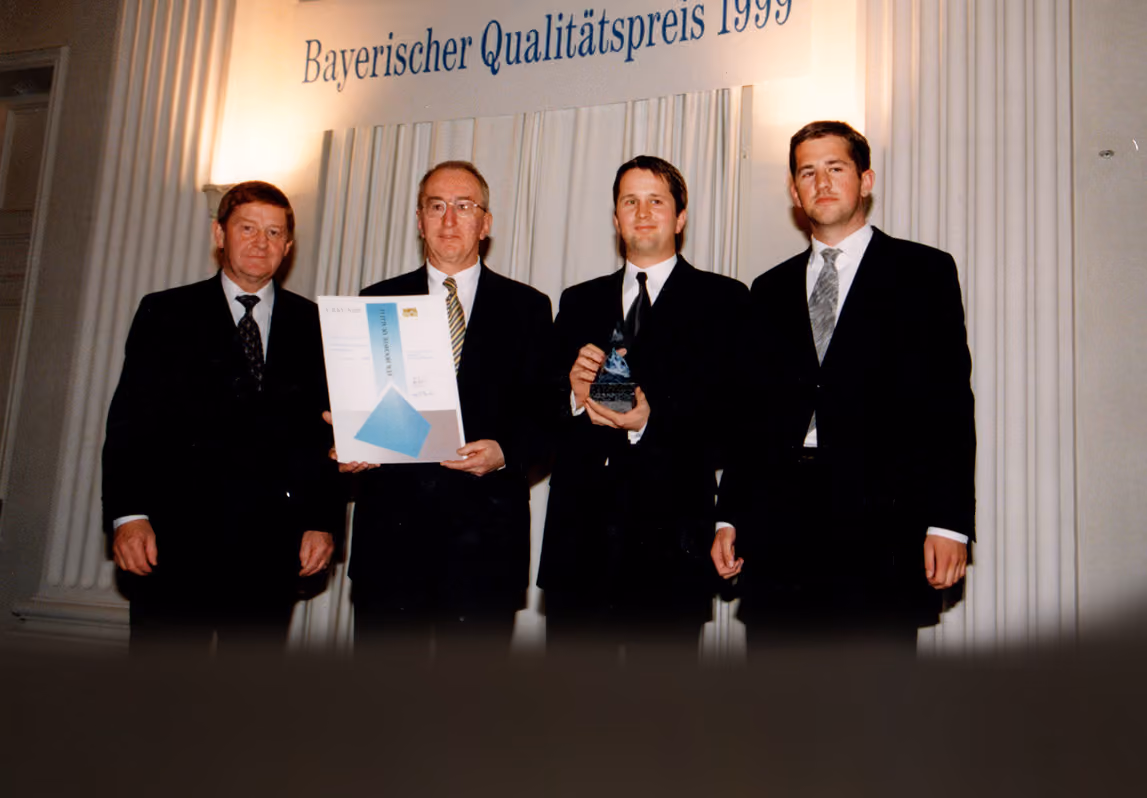 Übergabe des Bayerischen Qualitätspreises durch Minister Dr. Otto Wiesheu, 1999