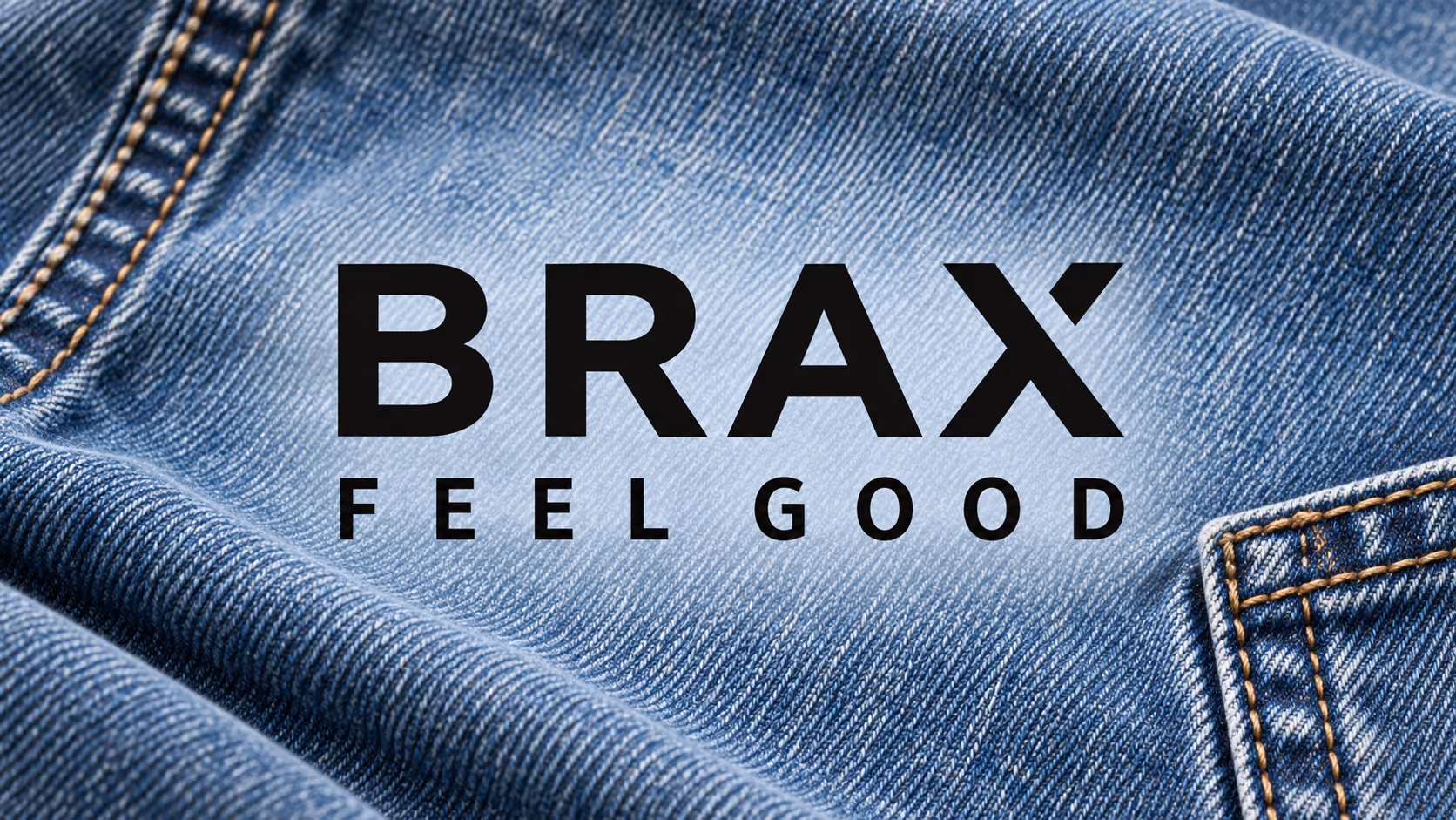 BRAX-Logo „Feel Good“ auf Jeansstoff – BRAX Perfect Pant Days bei GARHAMMER