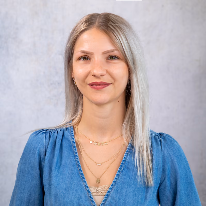 Portrait von Isabel Rodler, Assistentin der Abteilungsleitung KAOS/Young Fashion bei GARHAMMER