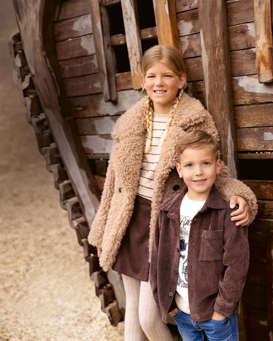 Zwei Kinder in Herbstmode – Kindermode bei GARHAMMER
