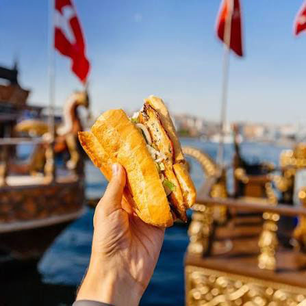 Balık ekmek, Istanbul's grilled fish sandwich