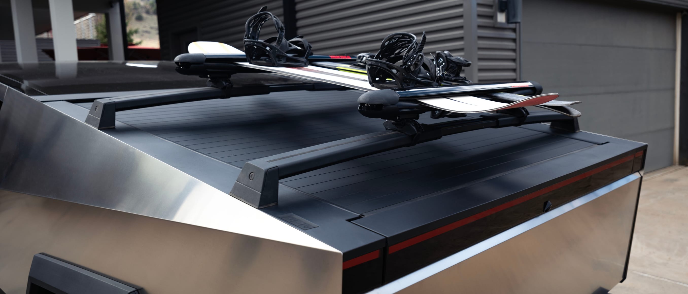 Tesla exterior loading rack