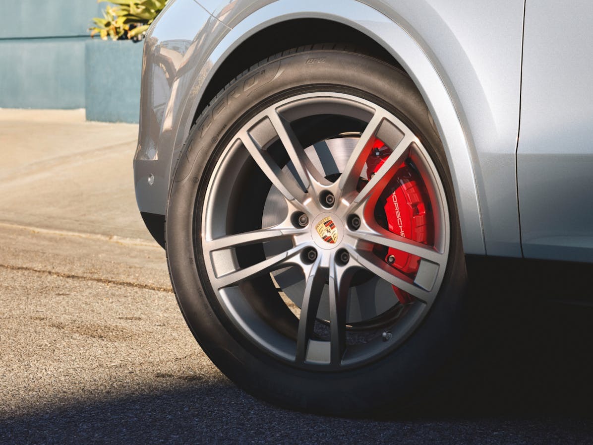 Porsche wheel well