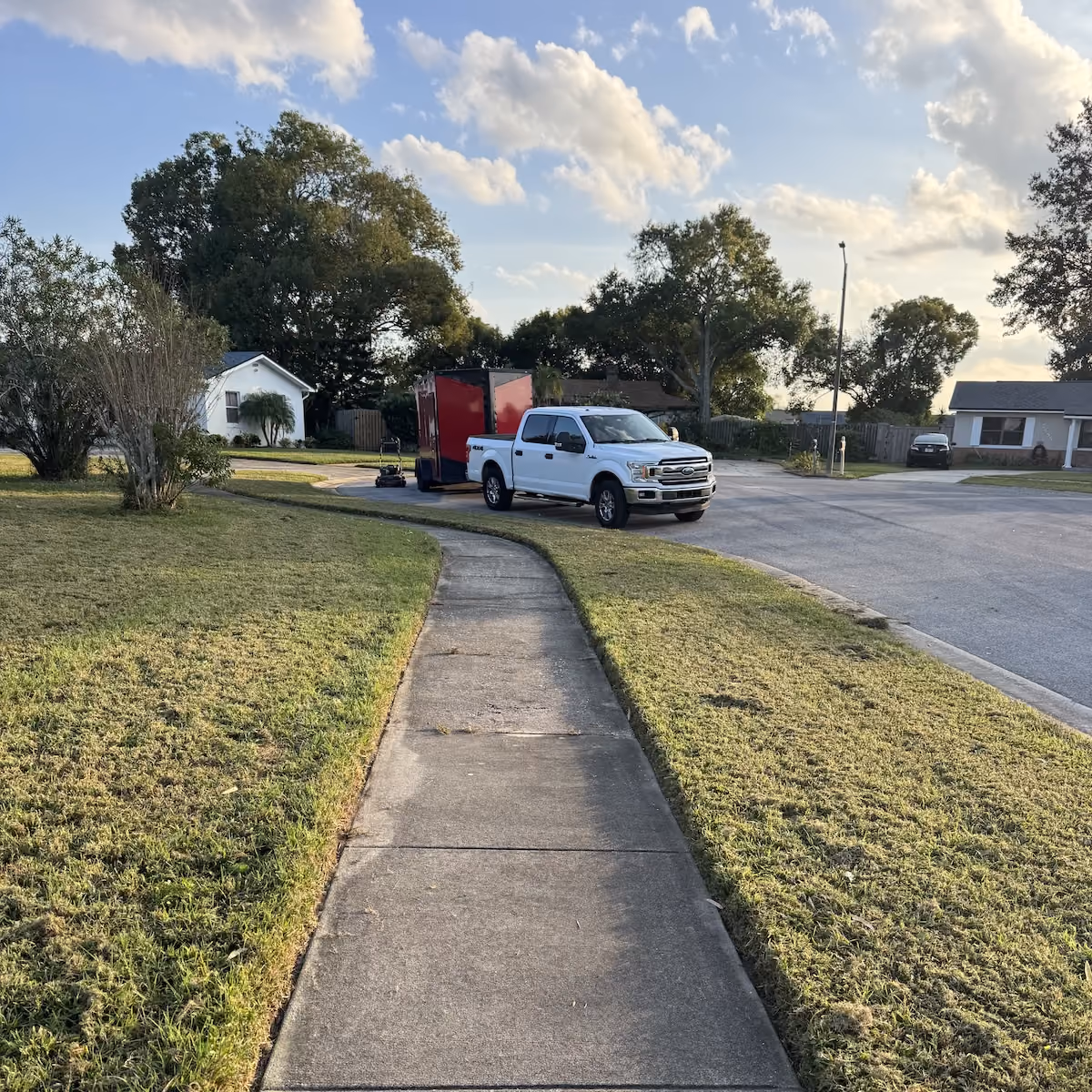 Landscape bed maintenance near me with fresh mulch, weed control, and neatly trimmed shrubs