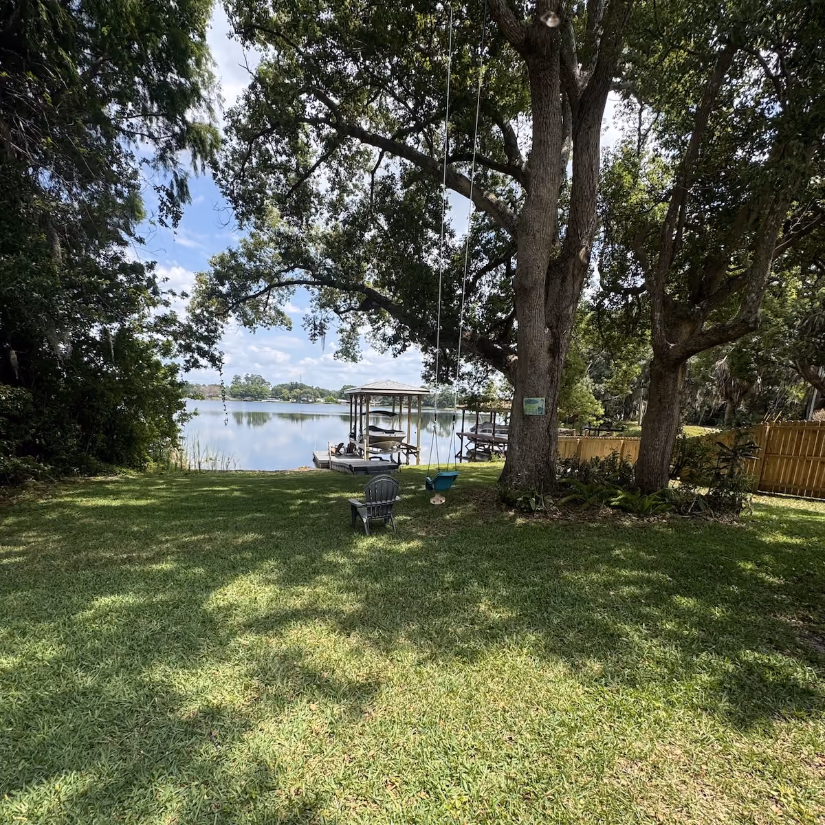 freshly cut lawn with edging and trimming in Central Florida
