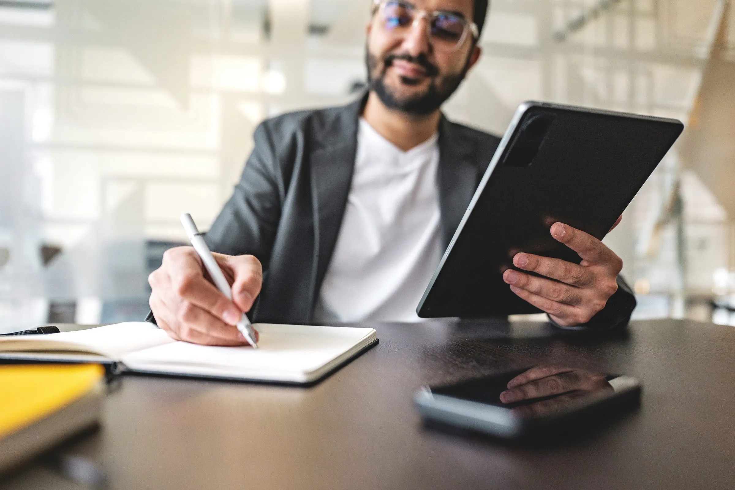 A leader in a one-to-one coaching session