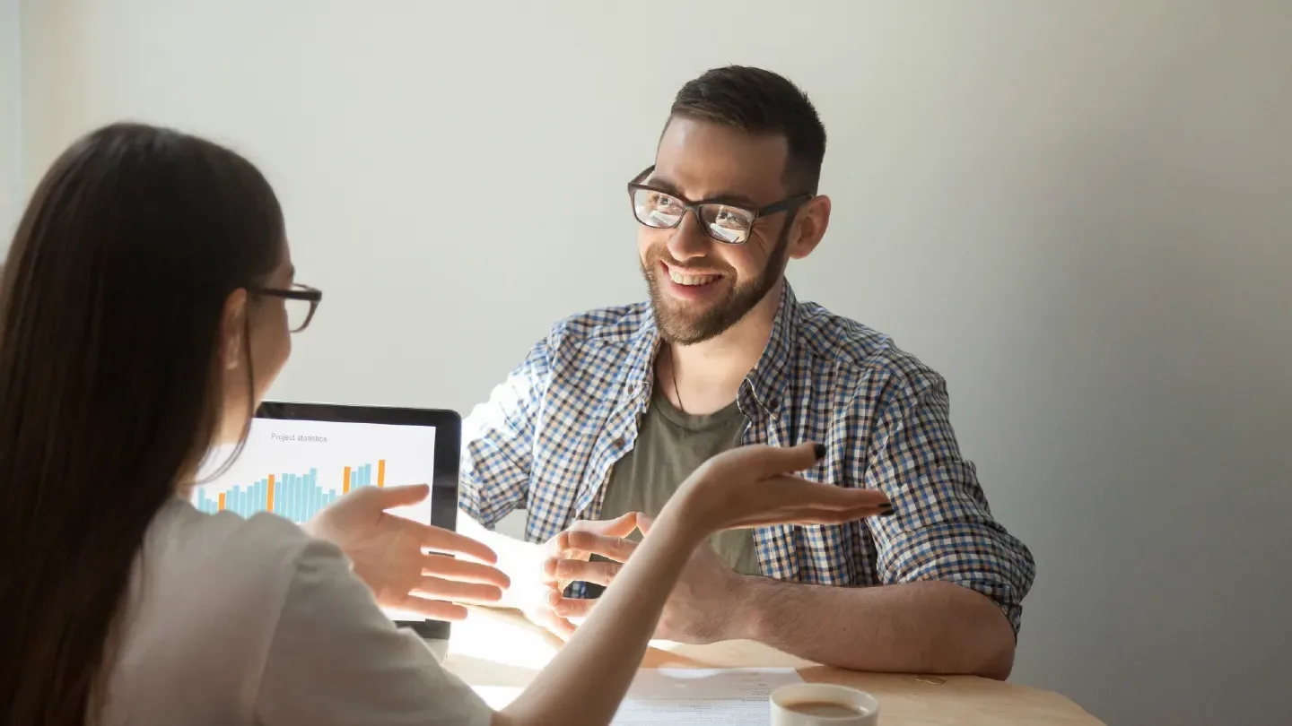 Asesoría comercial basada en datos para mejorar la experiencia del cliente con vozy.ia.
