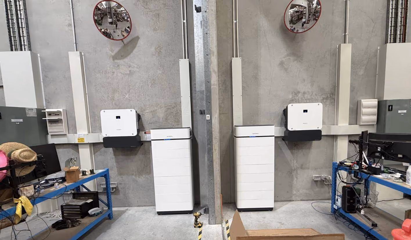 Sungrow SH25T hybrid inverters and SBH400 battery stacks