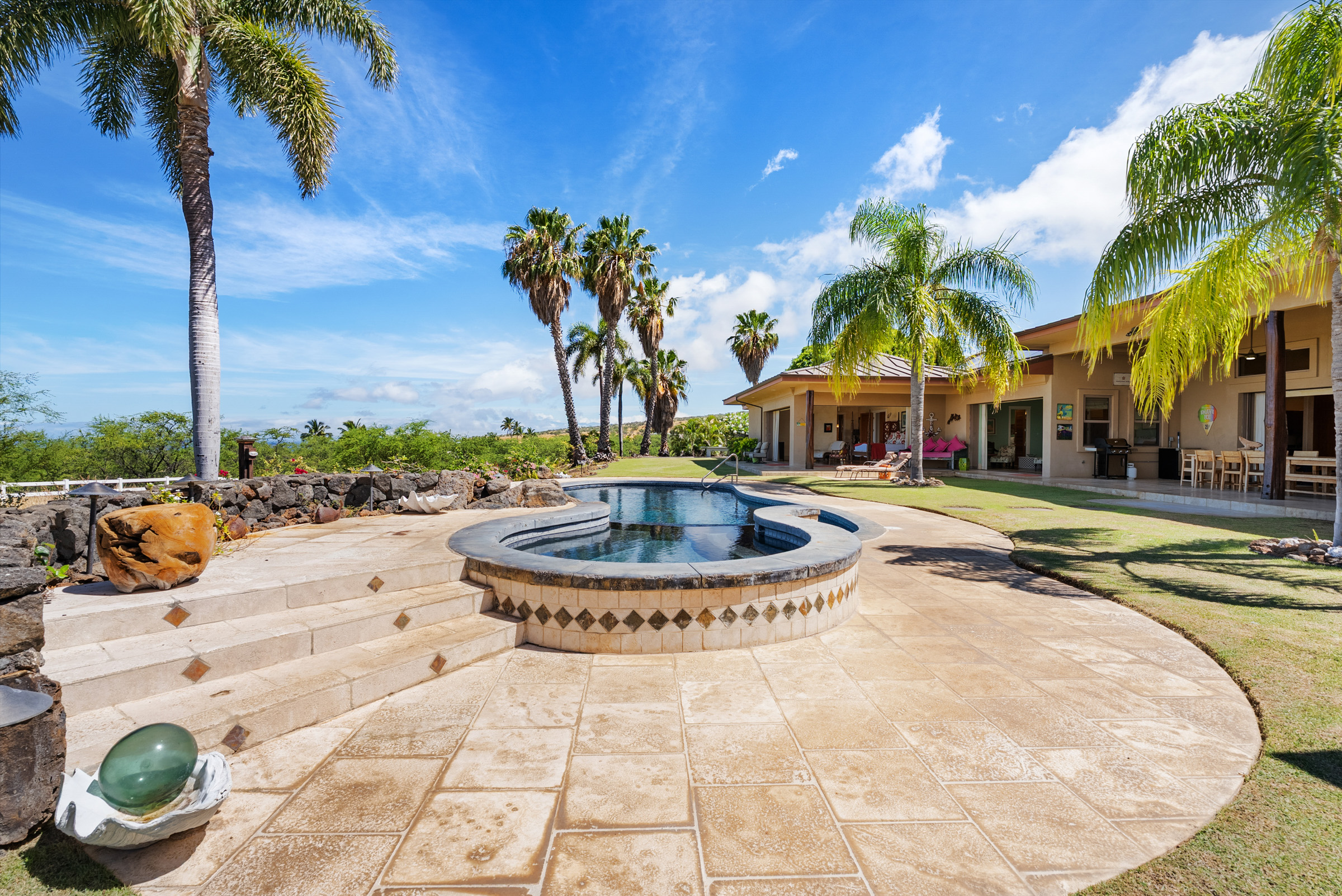 image of charming bed & breakfast exterior
