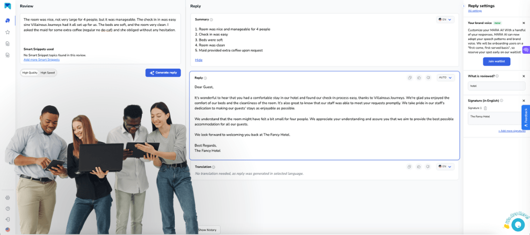 team di marketing che utilizza il generatore di risposte alle recensioni MARA AI