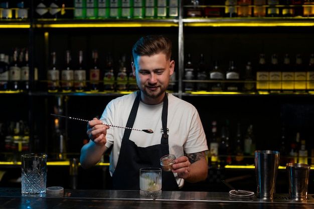 Formazione in gestione delle bevande e mixology