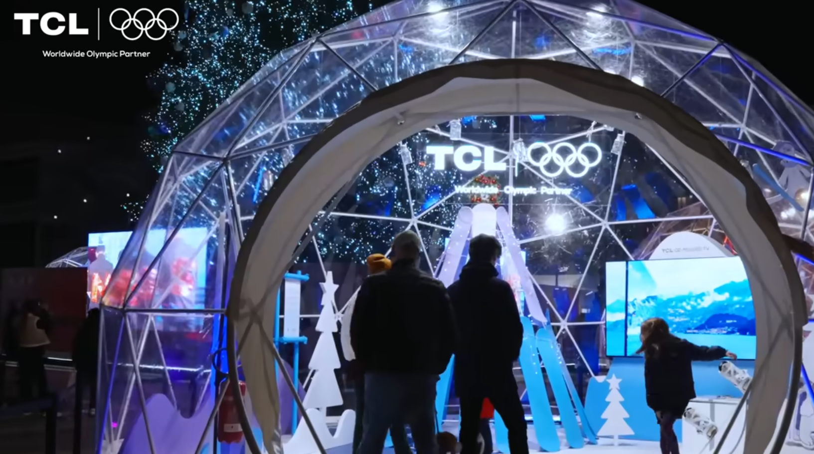 Milan's Piazza del Duomo transforms into the TCL x Olympics Winter Wonderland!