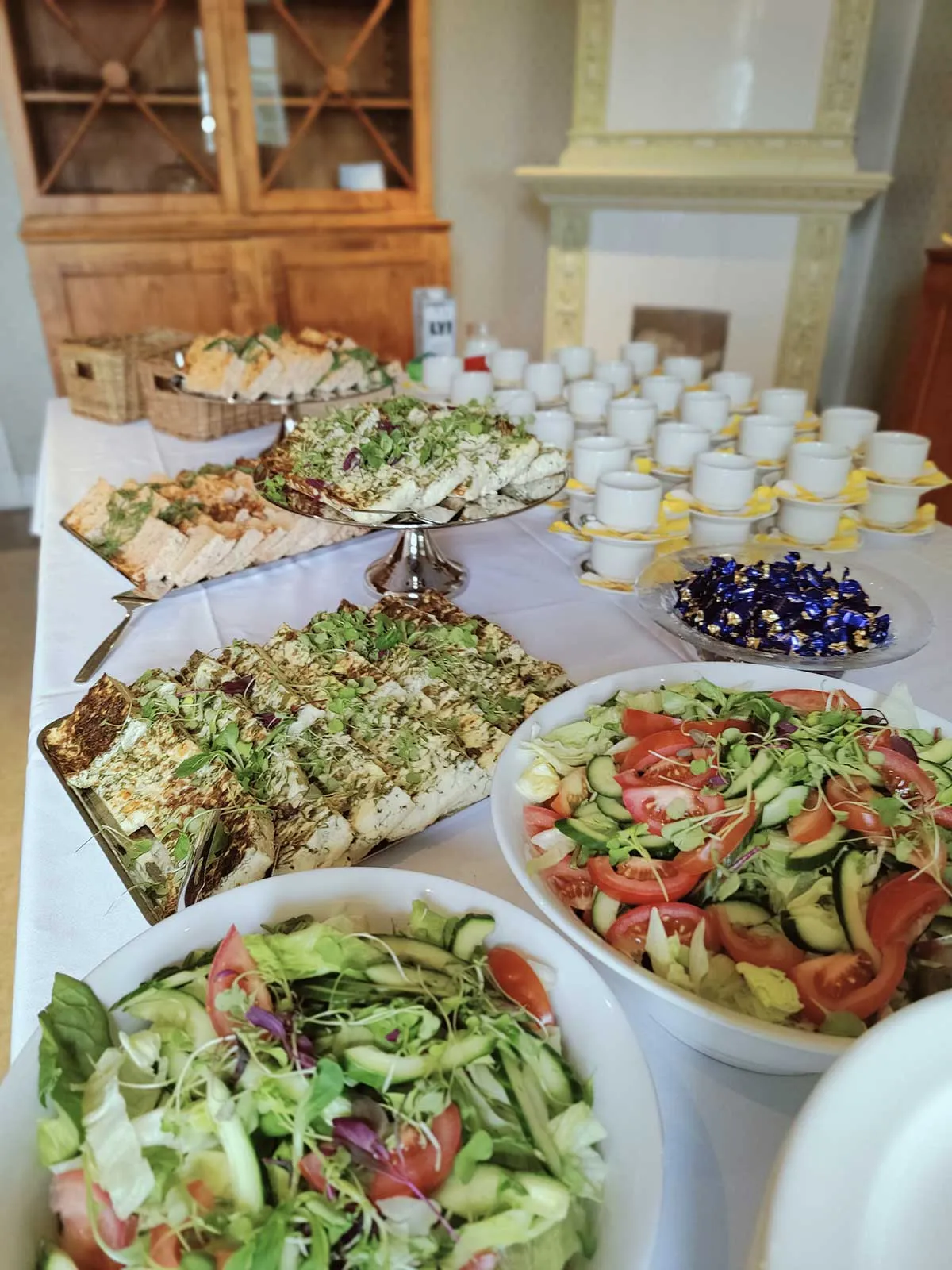 Pegasus Cateringin buffet-tarjoiluja