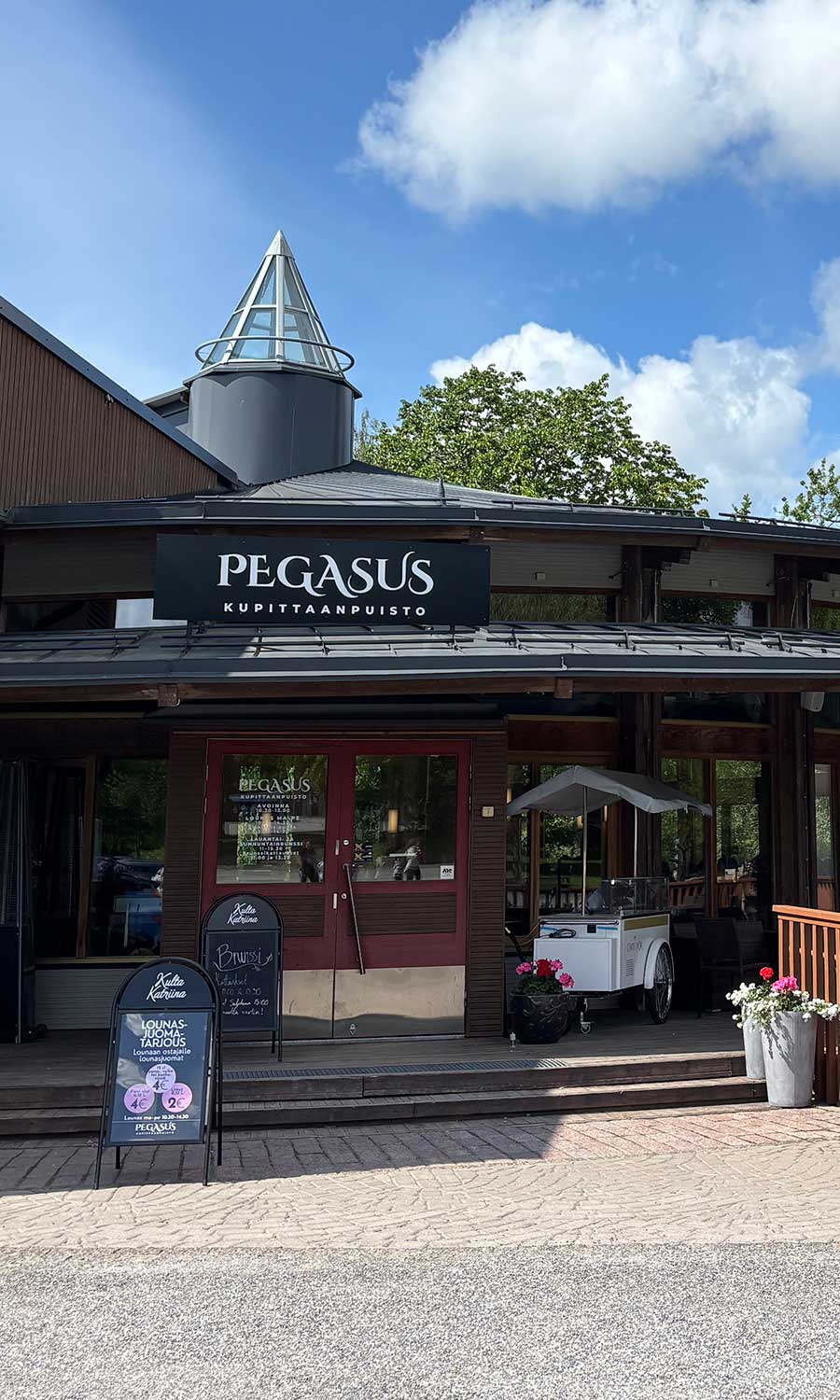Pegasus Kupittaanpuiston sisäänkäynti Turussa
