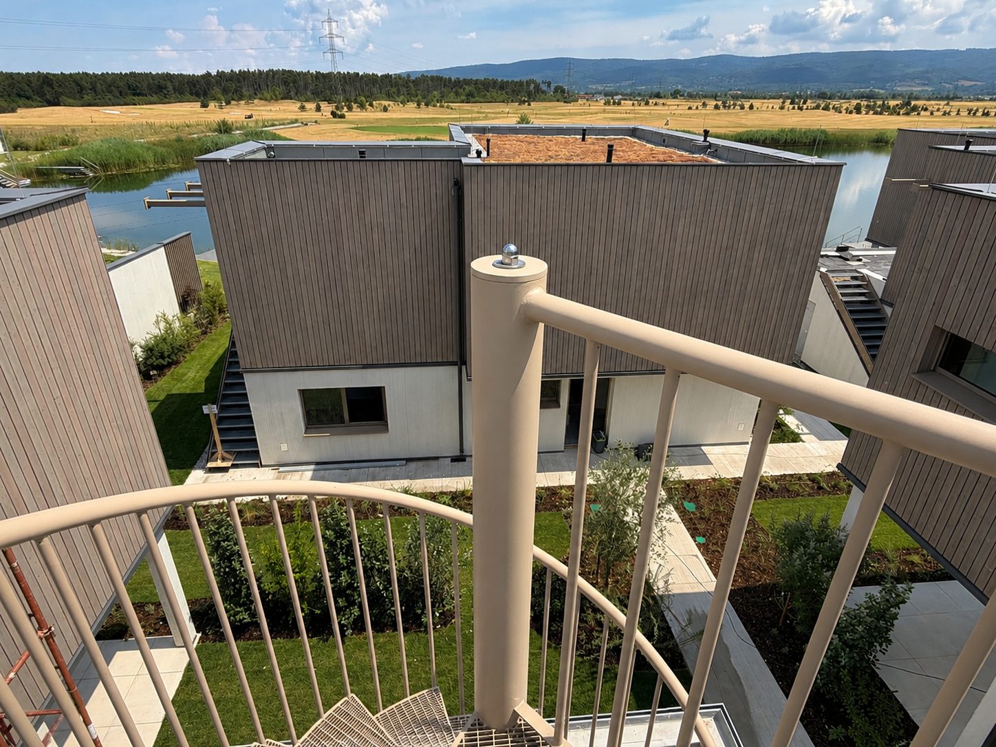 Blick von der Rooftop-Terrasse über die Dächer