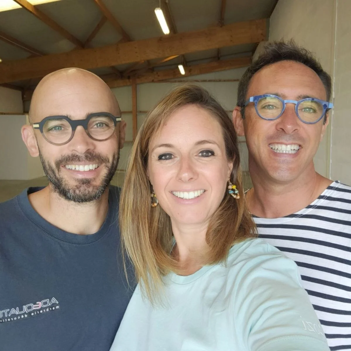 Julien, Aurélie et Matthieu, gérants de So!cozi dans leur concept store en travaux
