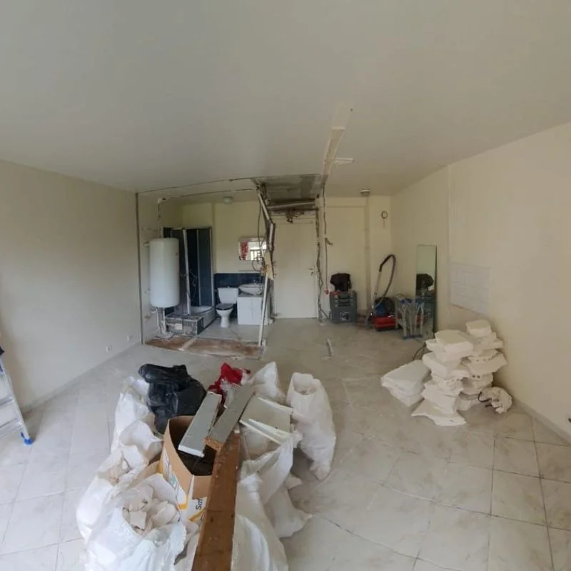 Démolition et dépose des sanitaires pendant travaux de rénovation, chantier So!cozi
