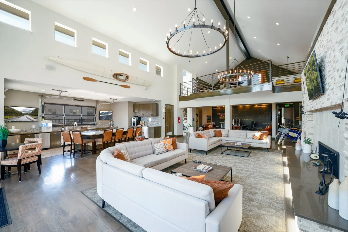 Leasing Office