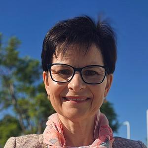 Andrea Lewis