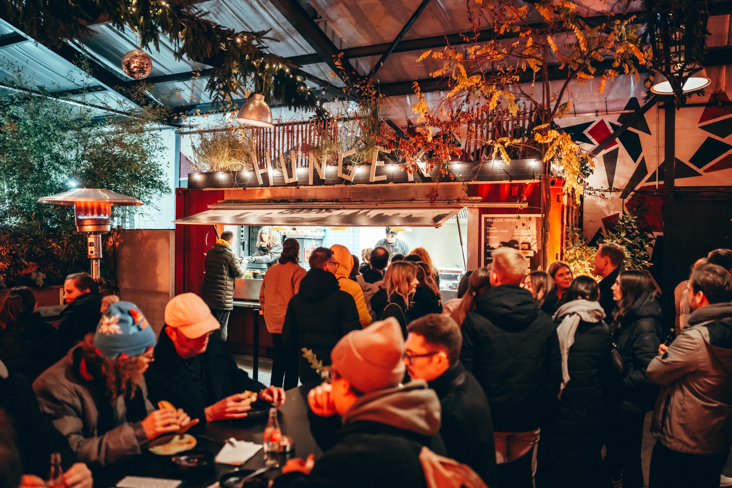 Abend-Event mit beleuchteter Ausgabe
