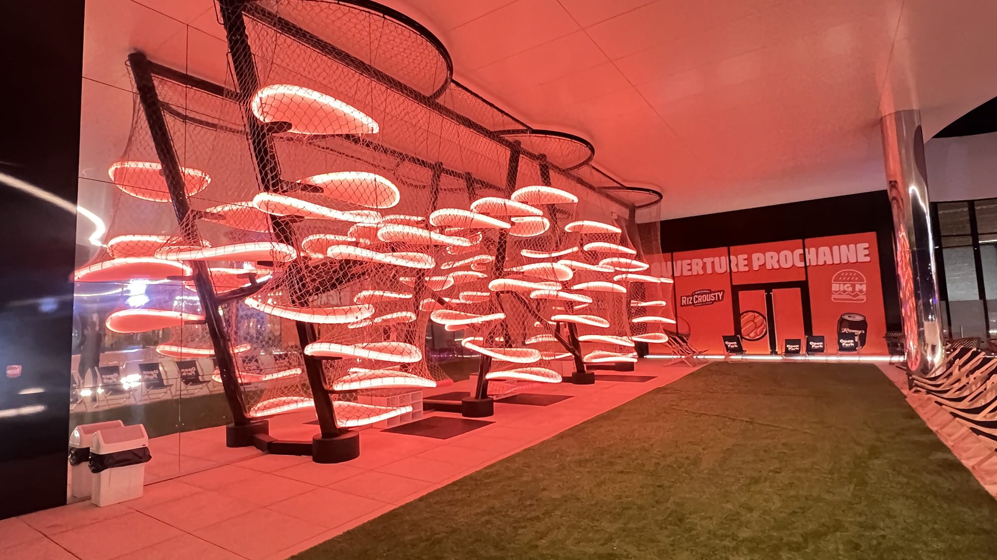 D2M Open Park, illuminated climbing net structure