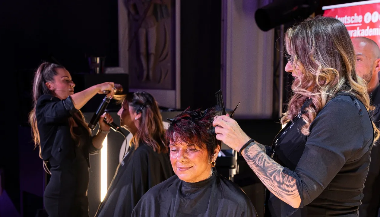 Impression aus der Friseurtrainer-Weiterbildung der Deutschen Friseurakademie
