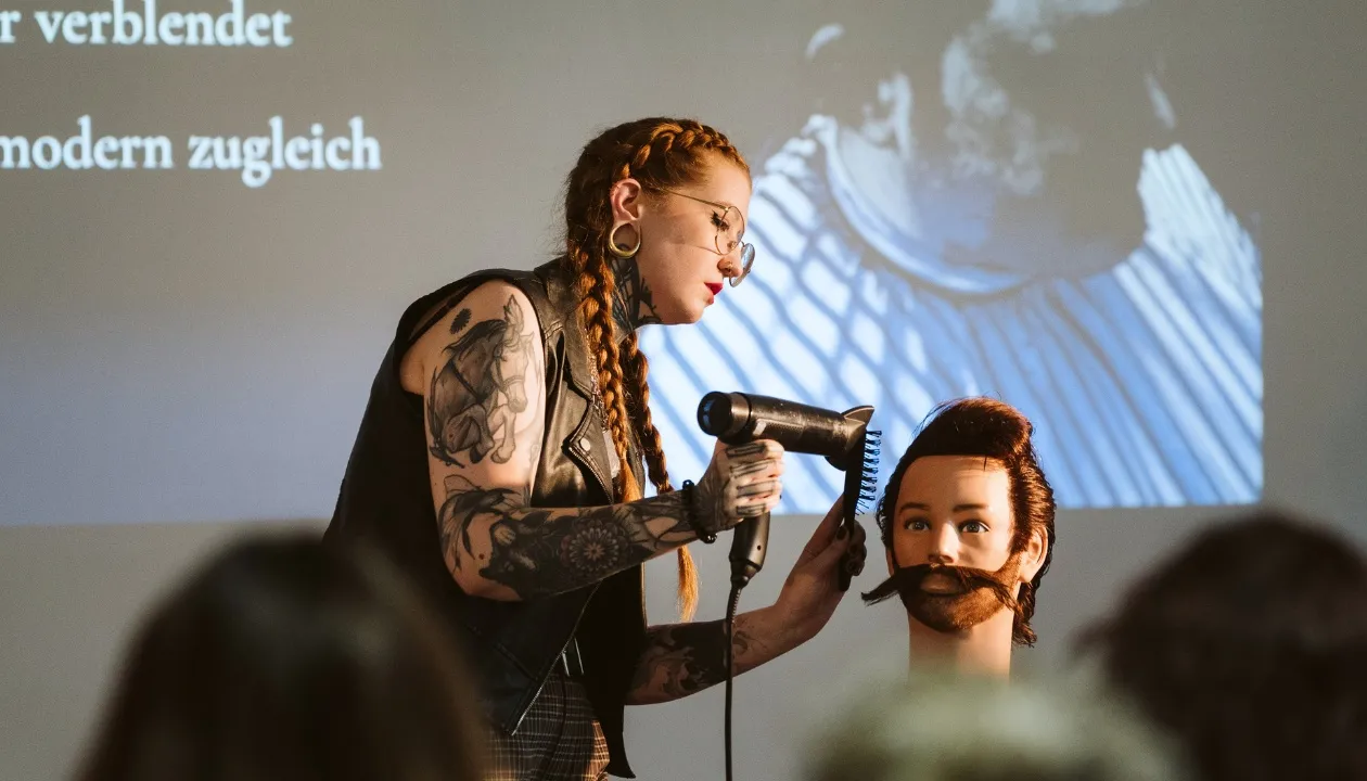 Impression aus der Friseurtrainer-Weiterbildung der Deutschen Friseurakademie