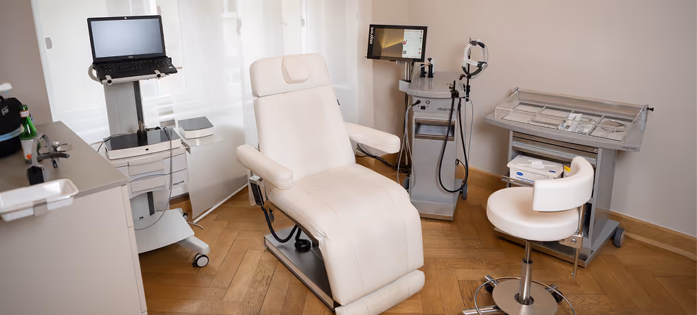 Empfangsbereich der Praxis für Nasenchirurgie in München