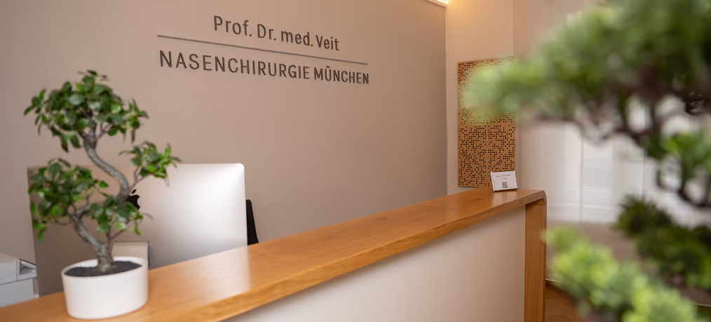 Empfang der Praxis Prof. Dr. med. Veit, Nasenchirurgie München