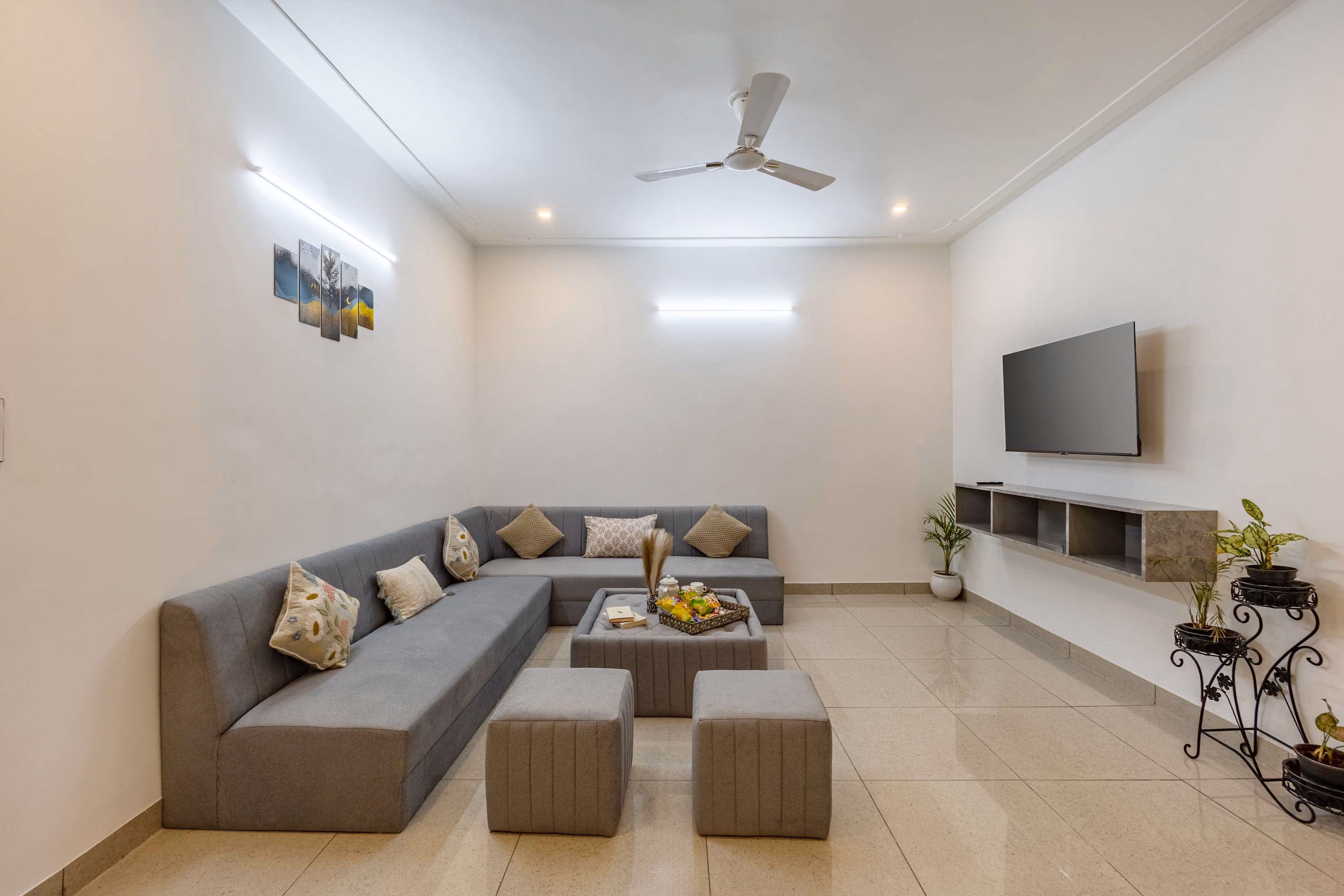 Comfy 2BHK at Lakecity Apartments by Viraalay