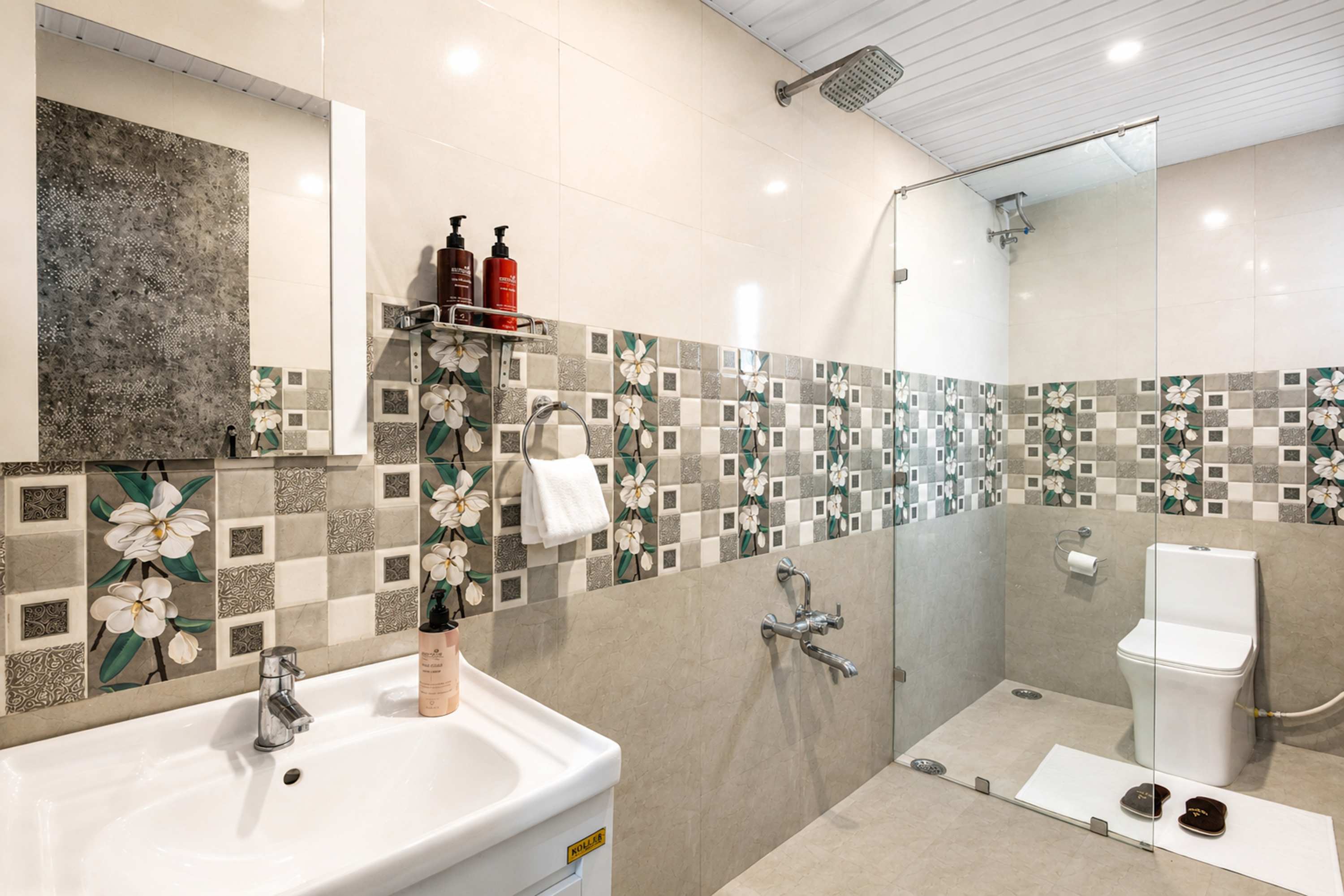 Smart 2BHK at Lakecity Apartments by Viraalay