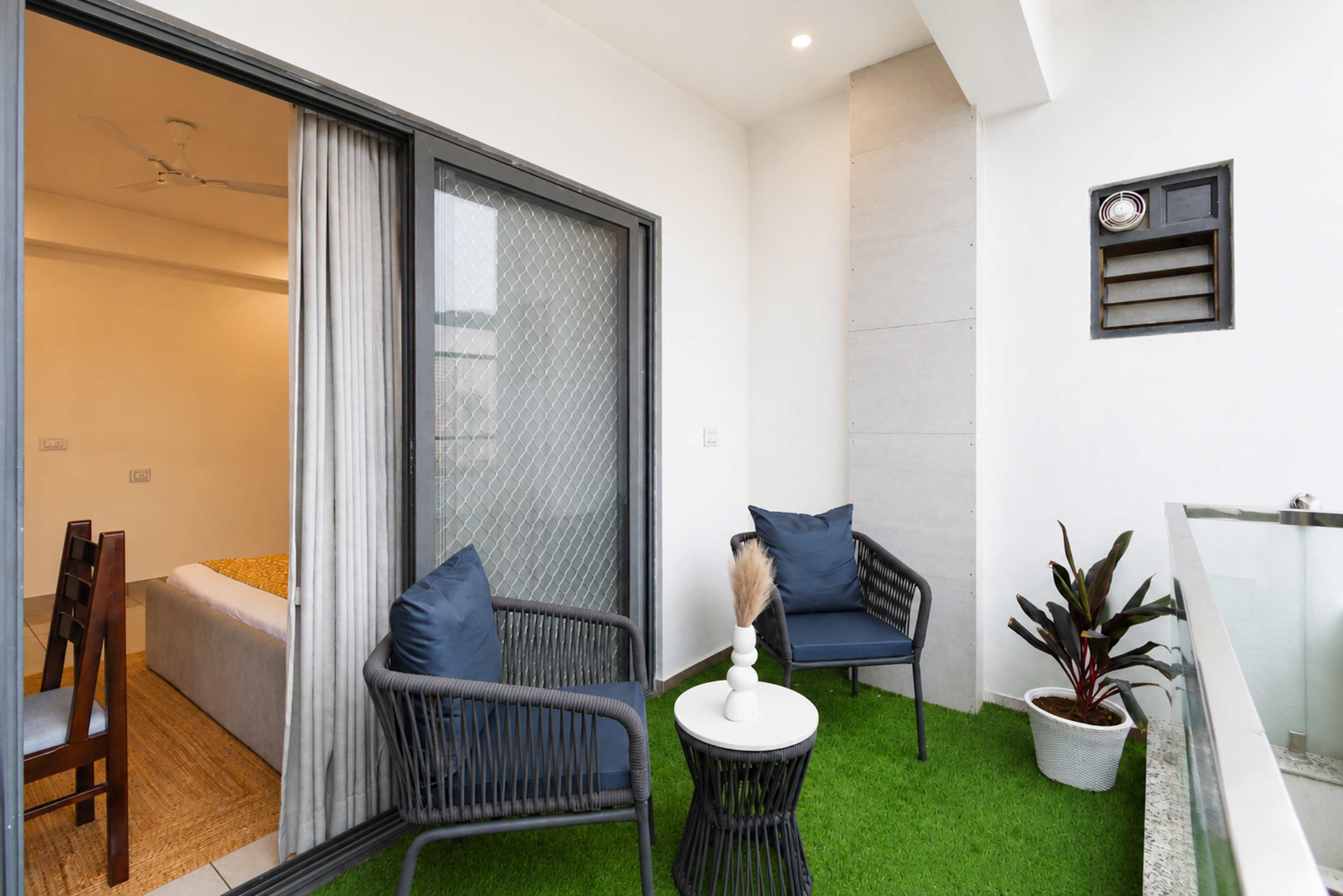 Comfy 2BHK at Lakecity Apartments by Viraalay