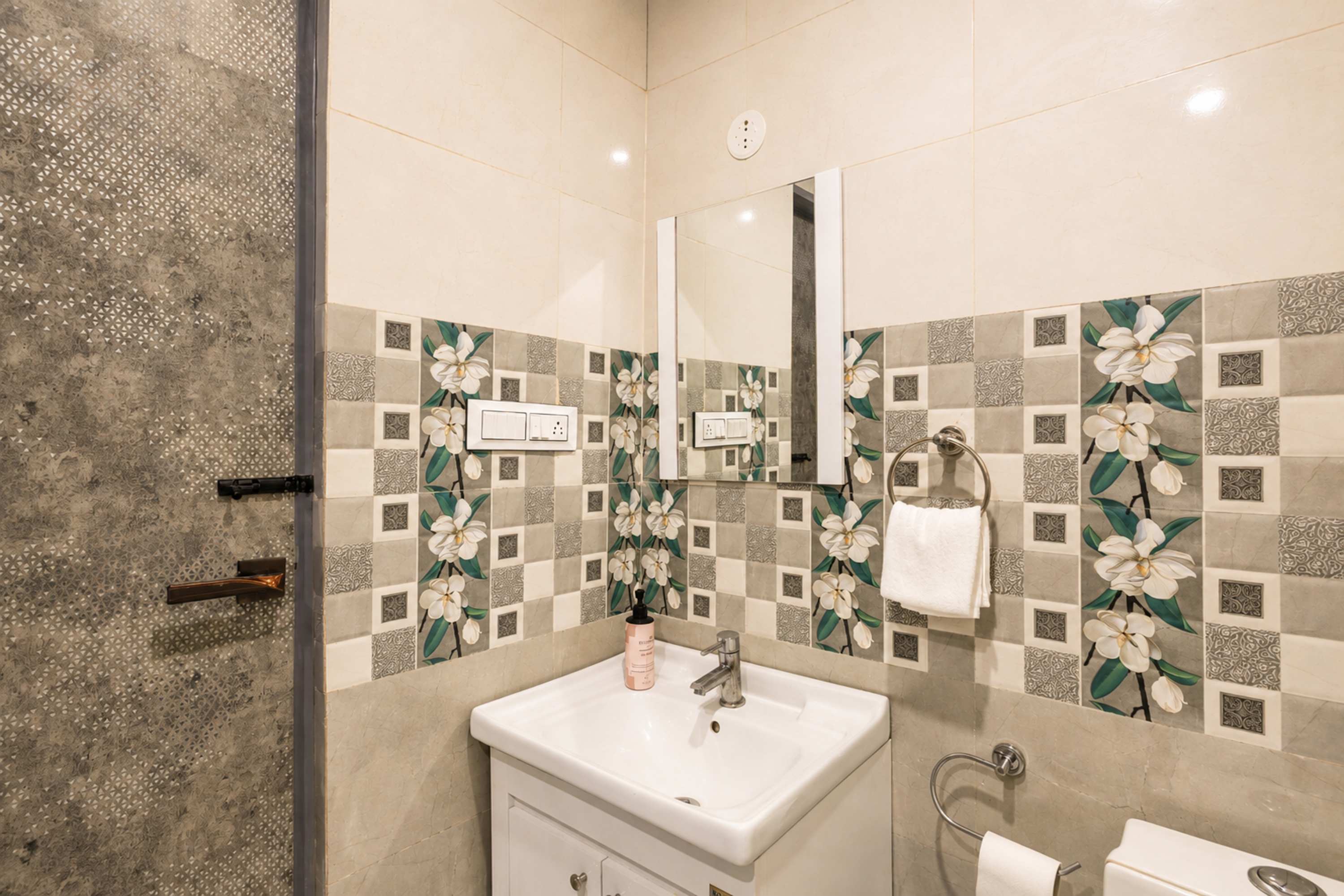 Smart 2BHK at Lakecity Apartments by Viraalay