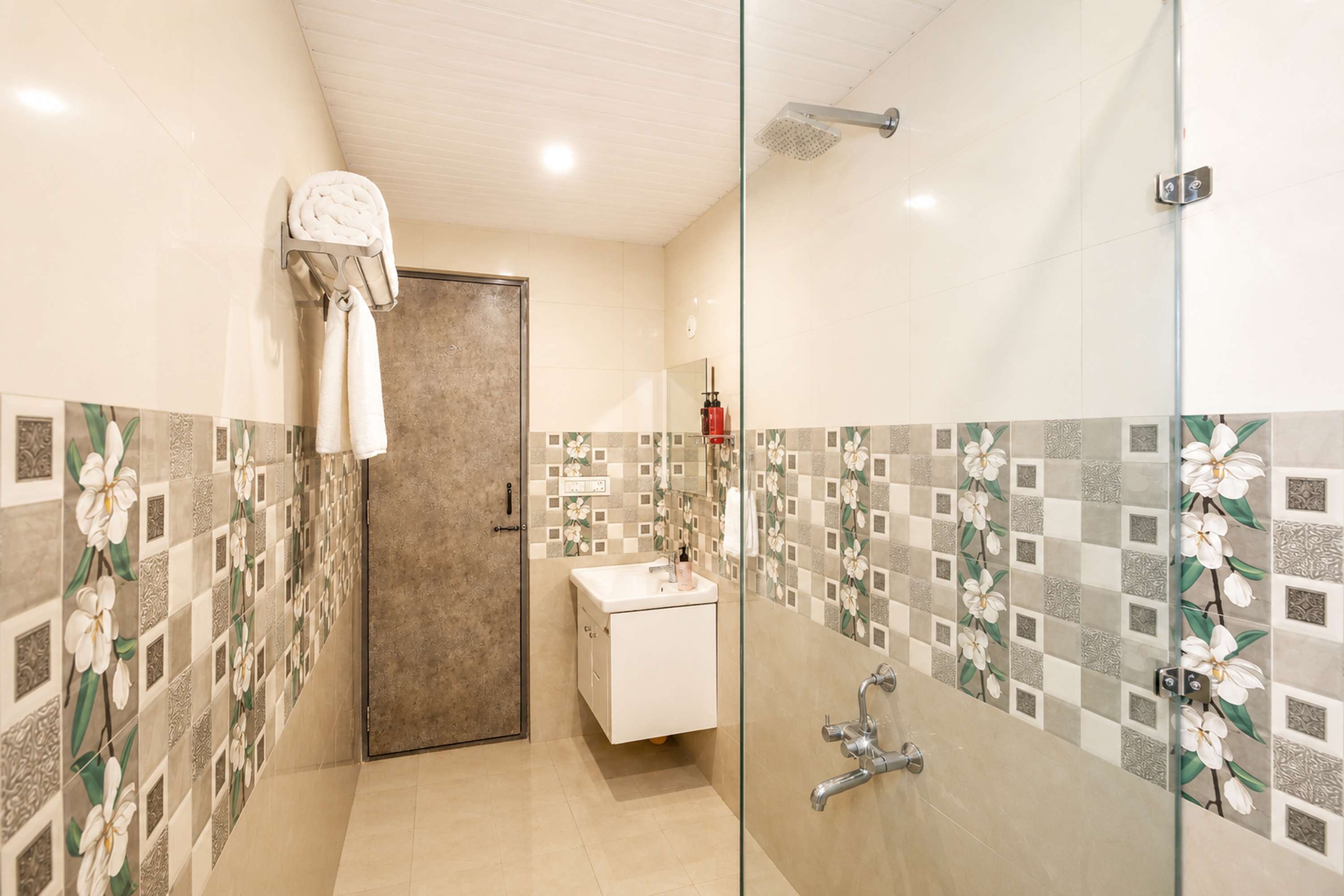 Smart 2BHK at Lakecity Apartments by Viraalay