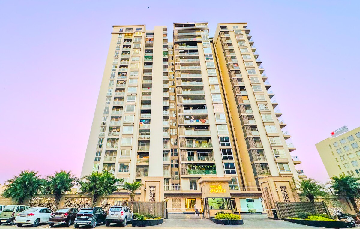 The Royal Crown - 3BHK luxury home by Viraalay