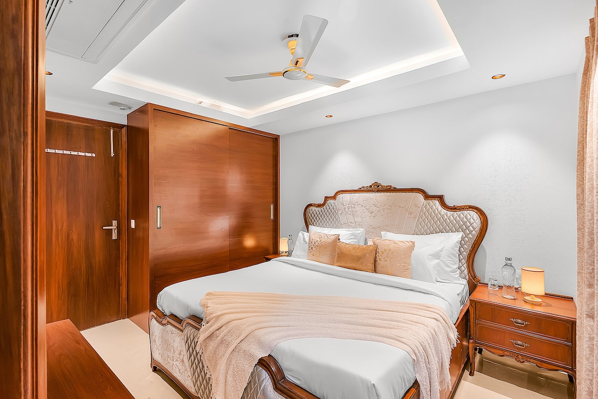 The Royal Crown - 3BHK luxury home by Viraalay