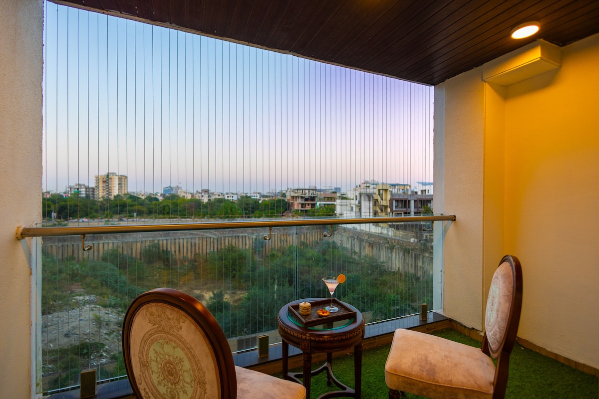 The Royal Crown - 3BHK luxury home by Viraalay