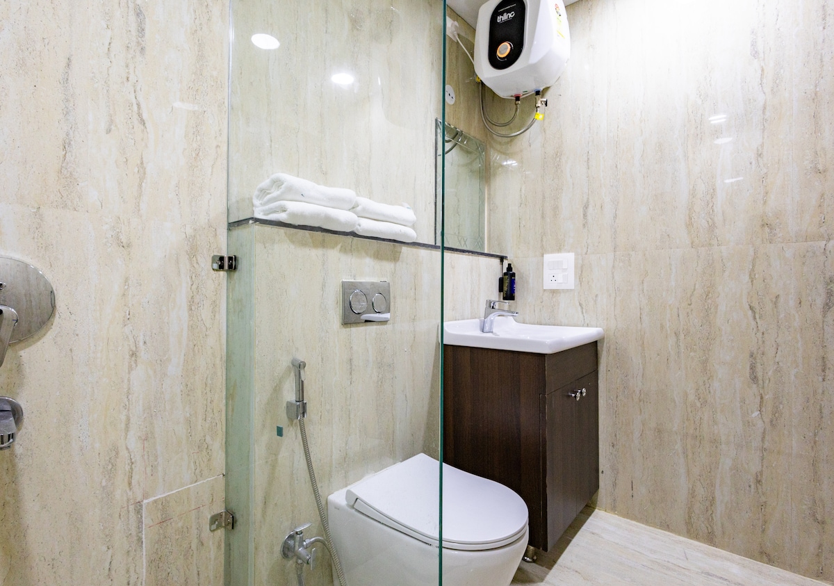 The Royal Crown - 3BHK luxury home by Viraalay