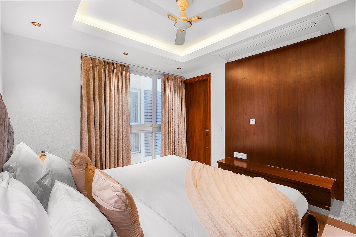 The Royal Crown - 3BHK luxury home by Viraalay