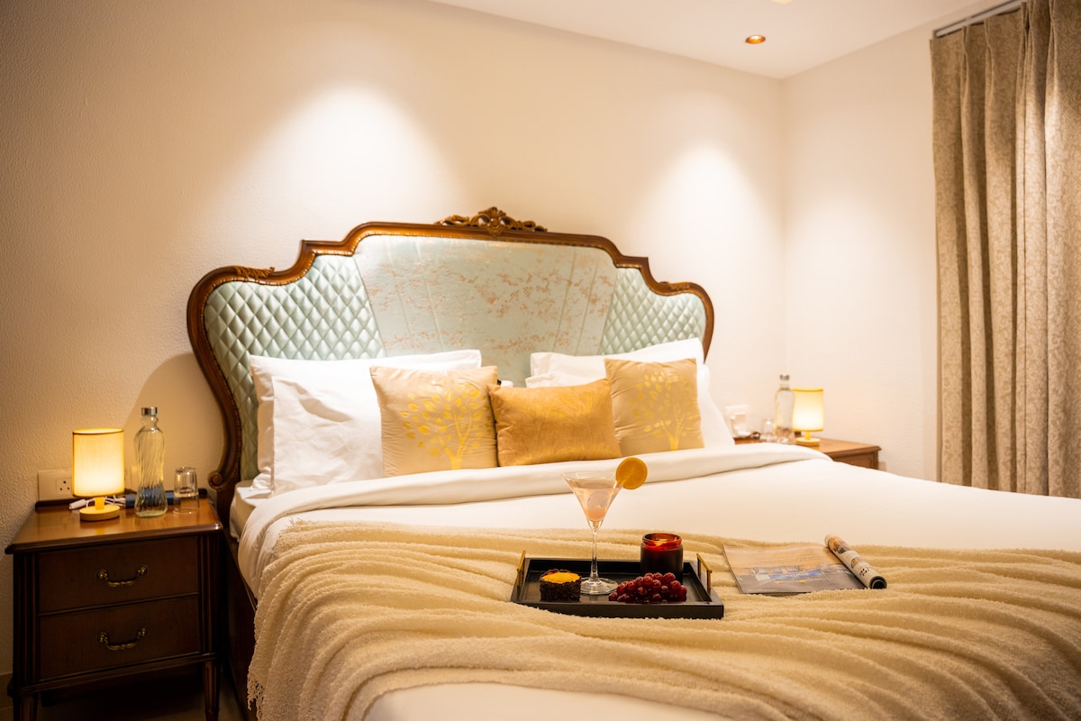 The Royal Crown - 3BHK luxury home by Viraalay