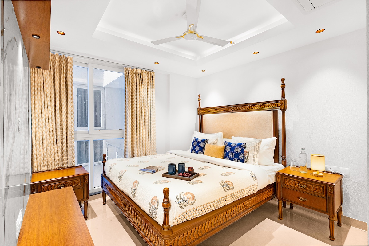 The Majestic Crown - 2BHK luxury home by Viraalay