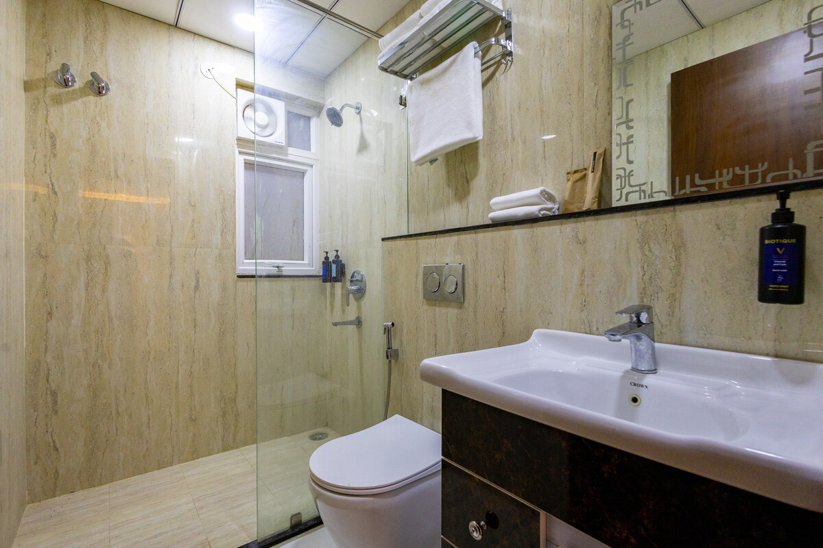 The Majestic Crown - 2BHK luxury home by Viraalay