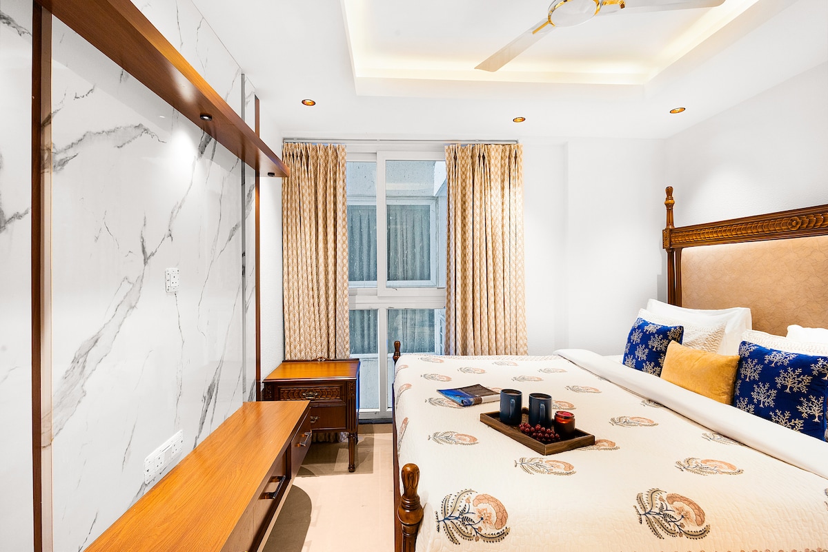 The Majestic Crown - 2BHK luxury home by Viraalay