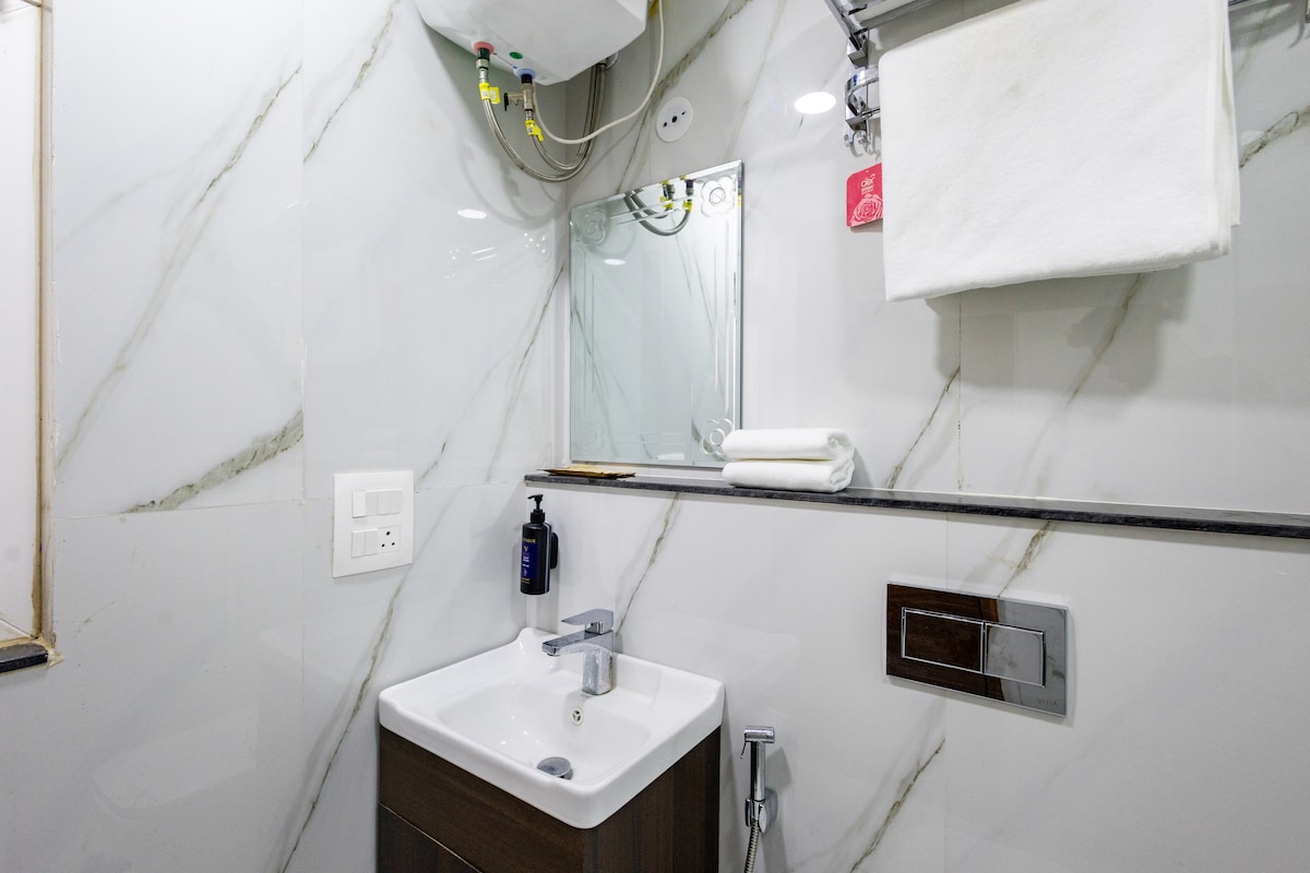 The Majestic Crown - 2BHK luxury home by Viraalay