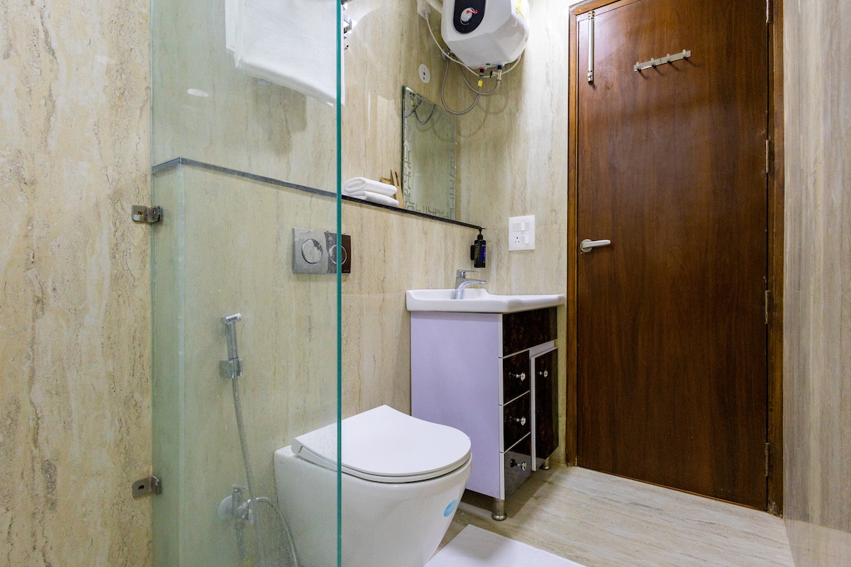 The Majestic Crown - 2BHK luxury home by Viraalay