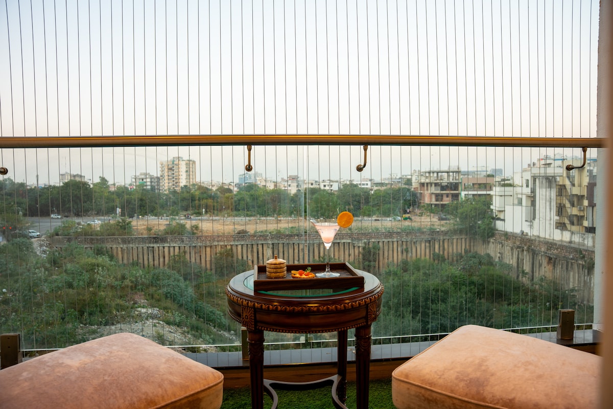 The Royal Crown - 3BHK luxury home by Viraalay