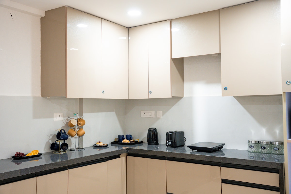 The Royal Crown - 3BHK luxury home by Viraalay